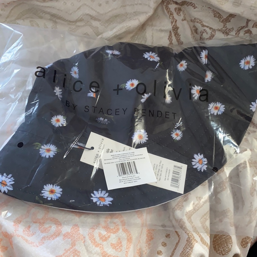 Alice + Olivia reversible bucket hat